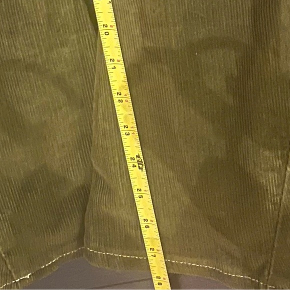 True Religion corduroy, olive green women's jeans. Size 26 - Picture 6 of 6